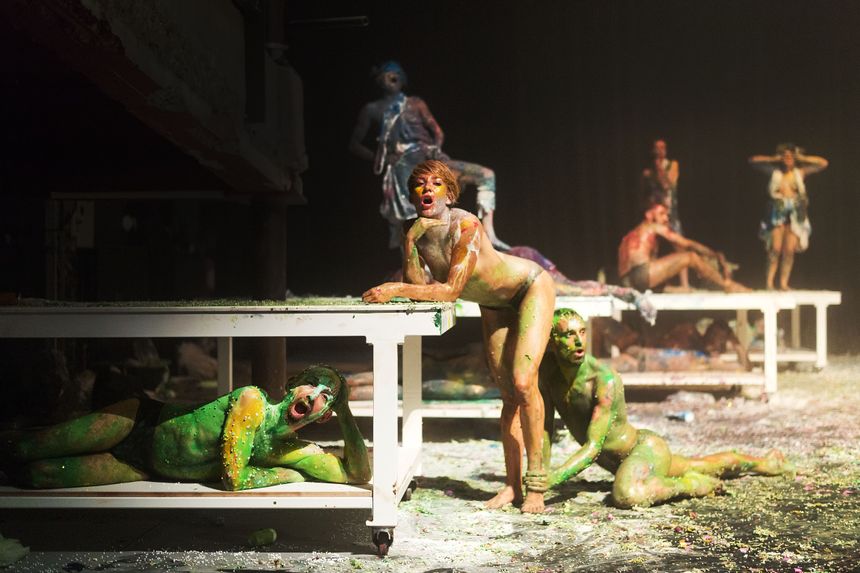 Extrait de Mount Olympus, to glorify the cult of tragedy.