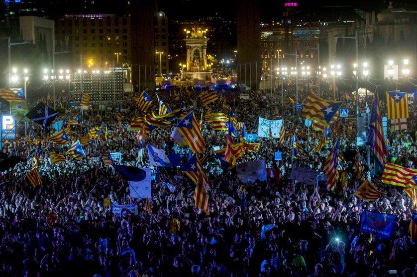 Rassemblement en faveur du référendum et de l'indépendance catalane, place Montjuic à Barcelone