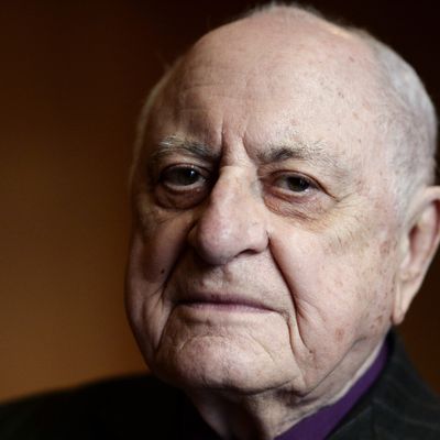 Pierre Bergé en 2015 dans son bureau à Paris.