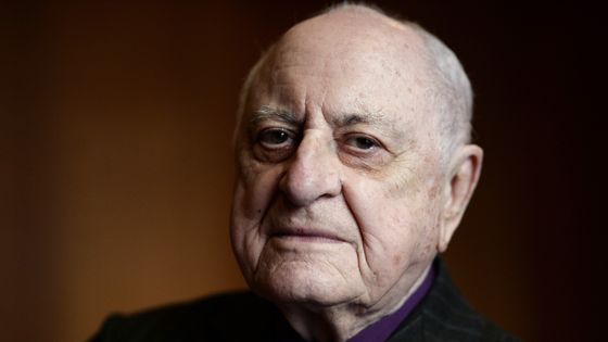 Pierre Bergé en 2015 dans son bureau à Paris. ©AFP - Stéphane de Sakutin