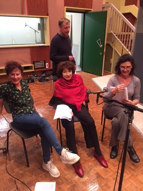Répétions avec Nicole Sigal (à gauche), Judith Magre (au centre) et Anne Canovas (à droite), en arrière le réalisateur Michel Sidoroff