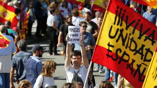 Entre 350.000 et un million de partisans de l'unité de l'Espagne, hier, dans une manifestation historique à Barcelone ©AFP - Joan Valls Urbanandsport NurPhoto