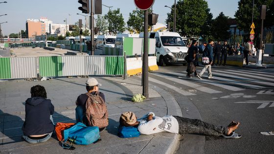 Migrants, Porte de la Chapelle ©Maxppp - Arnaud Dumontier