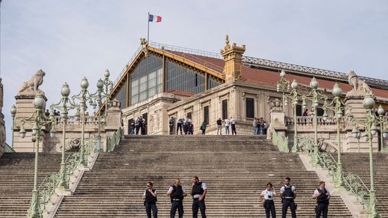 La gare Saint-Charles à Marseille bouclée après la double-attaque sur son parvis le 01/10/17 ©AFP - Fabien Courtitarat / Hans Lucas
