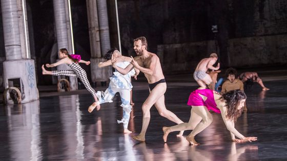 Boris Charmatz, 10000 gestes - Théâtre National de Bretagne
