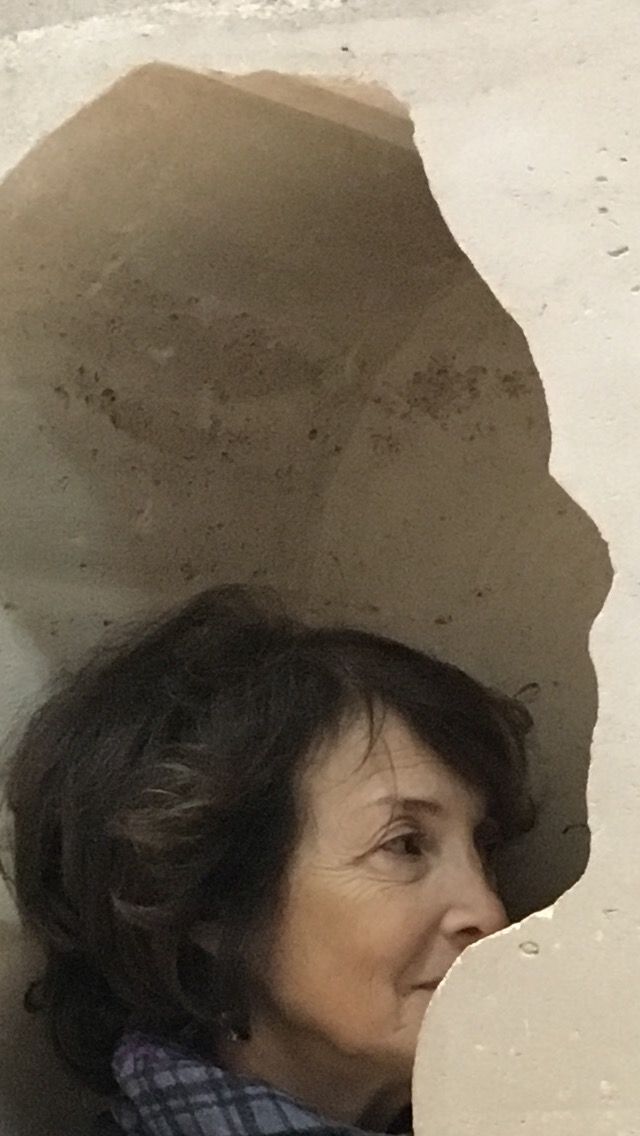 Photo de Noëlle Chabert, prise au Palais de Tokyo (2017), à la suite de la performance d'Abraham Poincheval, "Pierre".