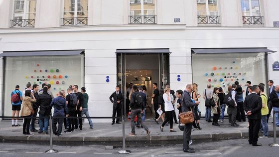 Le magasin de la rue Saint-Honoré a bâti sa renommée grâce à une sélection de produits très pointus et hétéroclites. ©Sipa - LICHTFELD EREZ