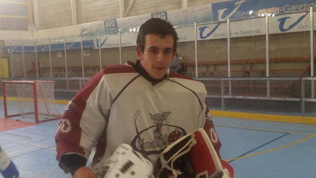 Hugo Clément, fan de hockey sur glace, recalé de la filière STAPS en 2017.