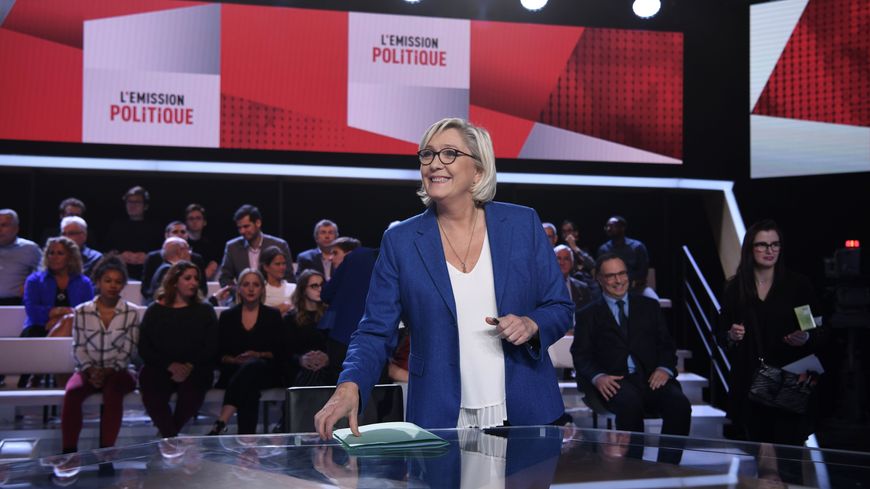Marine Le Pen sur le plateau de "L' Emission politique" sur France 2, 19 octobre 2017