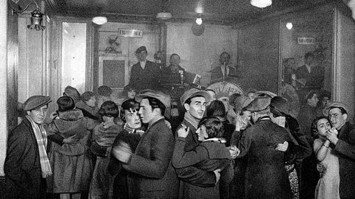 Intérieur d'un bal musette ©Getty - Ernest Flammarion / Getty