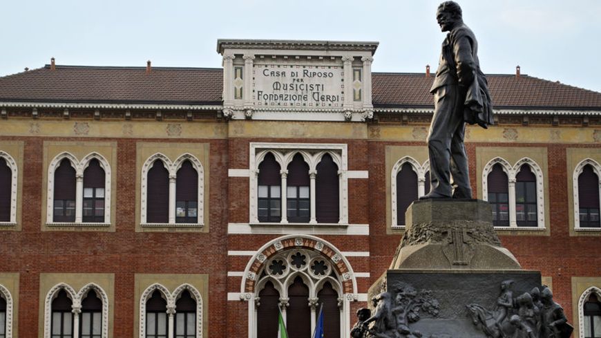 La Casa Verdi accueille aujourd'hui près de 80 musiciens retraités, dans le même bâtiment voulu par le compositeur et construit par l'architecte Camillo Boito à la fin du XIXe.