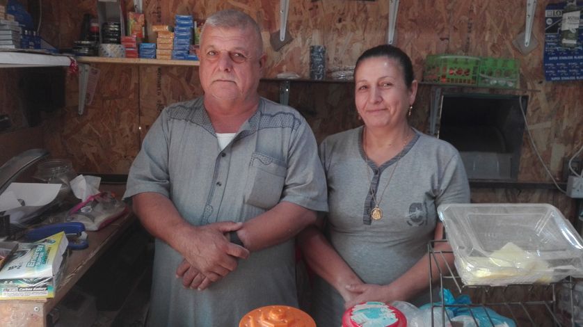 Des commerçants chrétiens dans le camp de réfugiés d'Ankawa, près d'Erbil. leur maisona été incendiée et ils nb'ont plus de quoi reconstruire