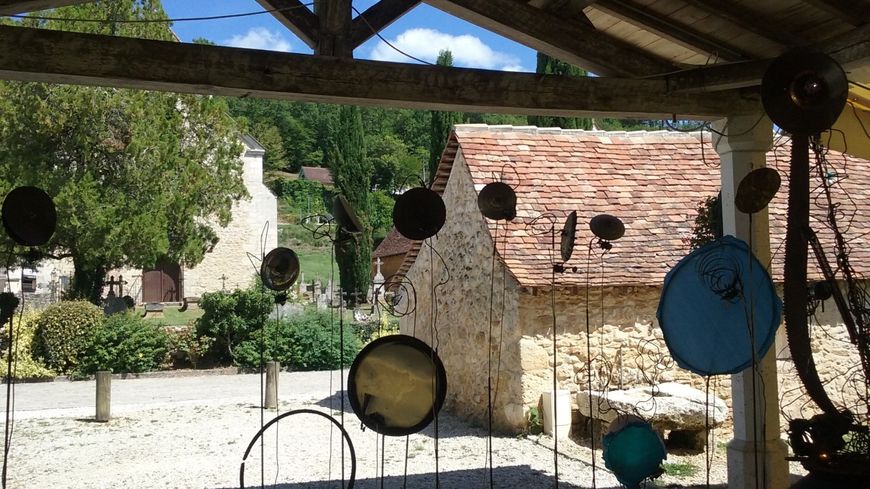 Installation mécanique et bucolique à Queyssac