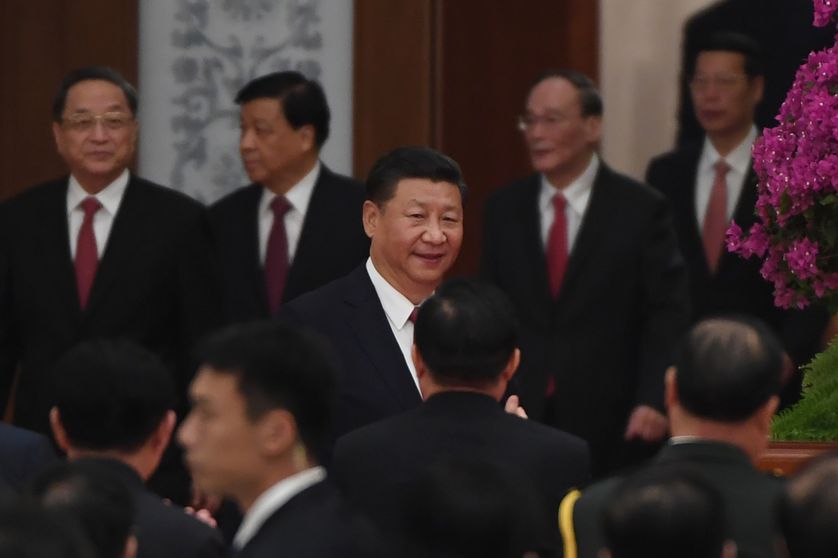 Xi Jinping avec les membres du Comité central du Parti communiste à Pékin le 30 septembre 2017