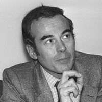 Portrait daté du 24 janvier 1977 à Paris de Me Robert Badinter, avocat à la Cour d'appel de Paris.