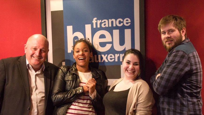 La vie en bleu avec : Gauthier Pajona, Nathalie Rivaud, Marie Vernay et Mathieu Montels