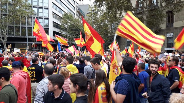 Manifestation anti-indépendantiste samedi 30 septembre 2017 à Barcelone près de la place de Catalogne