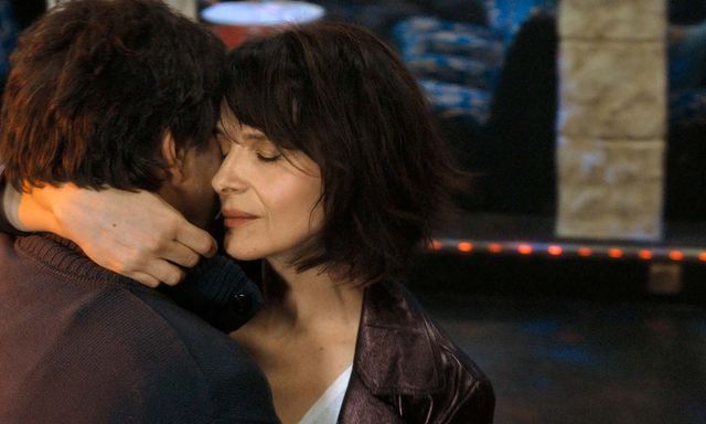 Le Masque Et La Plume Les Jeunes Amants "Un beau soleil intérieur" de Claire Denis divise les critiques du