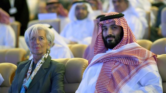 Christine Lagarde et le Pince héritier Mohammed bin Salman, la semaine dernière, lors du forum "Future Investment Initiative" (FII) qui s'est tenu à Riyadh ©AFP - FAYEZ NURELDINE