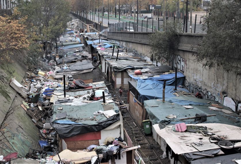 Les Habitants Du Dernier Bidonville De Paris Se Preparent A Une Quatrieme Evacuation