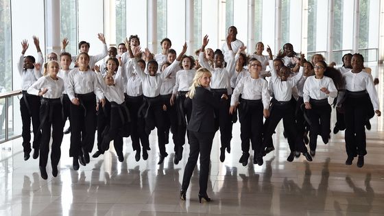 Sofi Jeannin dirige la Maîtrise de Radio France ©Radio France - Christophe Abramowitz