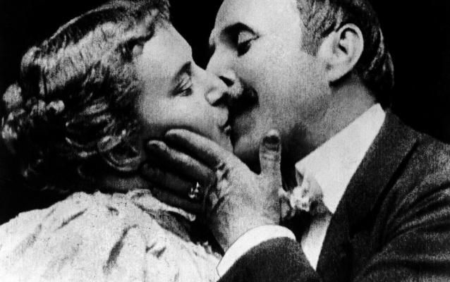 "The Kiss" de William Heise, 1896