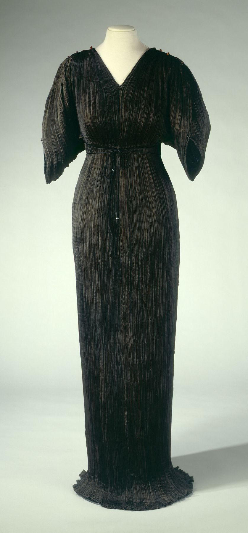 Fortuny, robe Delphos noire, 1913