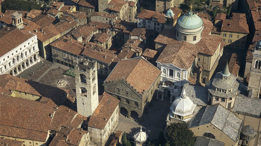 Vue aérienne de Bergame, ville natale de Donizetti, située dans le nord de l'Italie près de Milan.