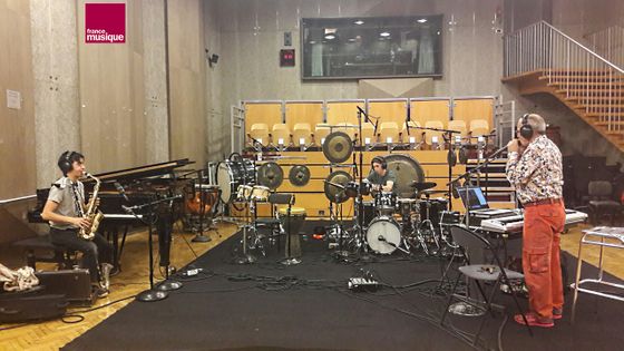 Le trio Birgé / Hoang / Ber en balance au studio 107 pour Tapage nocturne ©Radio France - Soizic Noël