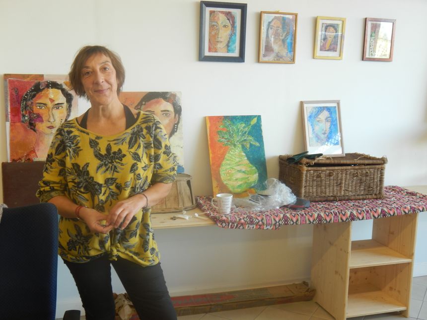 Patricia Legrand qui expose des peintures