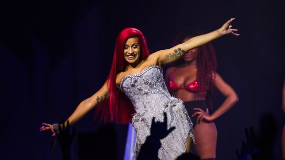 Cardi B, de son vrai nom Belcalis Almanzar, chanteuse et rappeuse, sur scène le 9 décembre 2017 à Toronto, Canada. ©Getty - GP Images