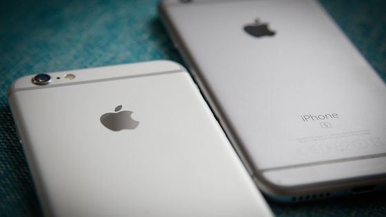 Deux modèles d'iPhone 6S ©AFP - JAAP ARRIENS / NURPHOTO