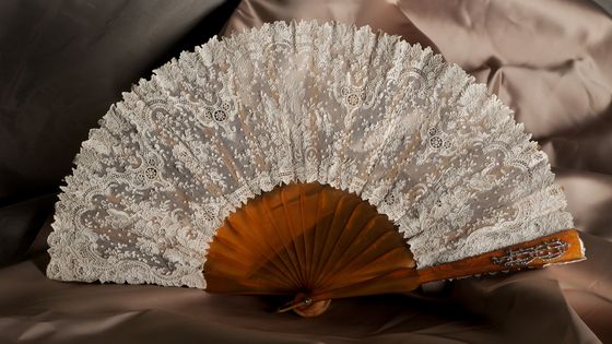 Eventail en point d'Alençon vers 1890 Musée des Beaux-arts et de la Dentelle, Alençon ©Radio France - David Commenchal