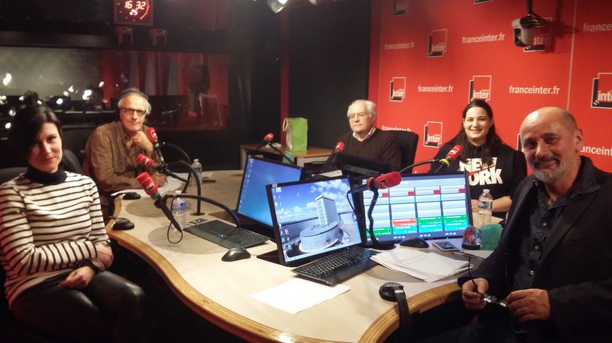 "Vous Les Femmes", de gauche à droite : Ovidie, Hervé Pauchon, Albert Algoud, Julia Sedefdjian, Daniel Morin