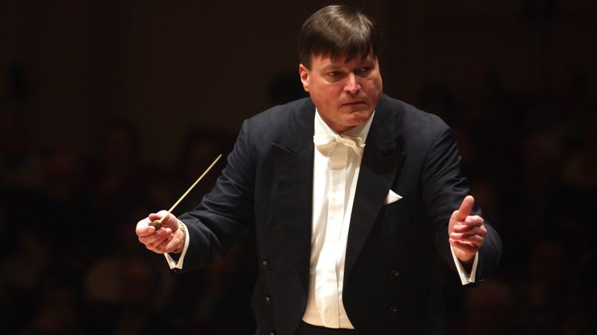 Christian Thielemann dirigeant la Staatskapelle de Dresde en 2013