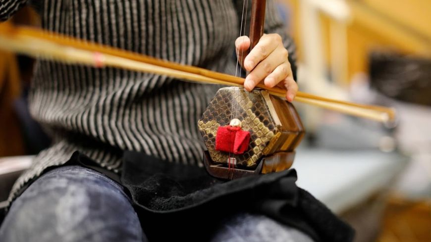 Wang Ying-Chieh jouant du erhu