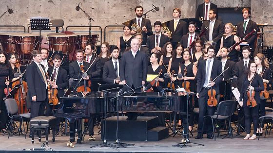 Daniel Barenboim et le West-Eastern Divan Orchestra à Berlin en août 2017 ©Getty - Frank Hoensch / Redferns
