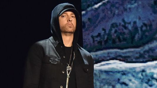 Eminem rentre dans l'histoire des charts américains