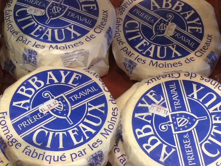 Le fromage de Cîteaux est vendu 18 euros/kilo au magasin de l'abbaye.