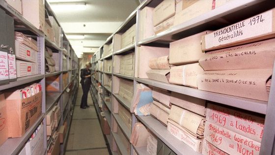 Archives du Parti communiste, Paris, 1998. ©AFP - JACK GUEZ / AFP