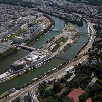 Île Seguin à Boulogne-Billancourt, en vue aérienne - 2016