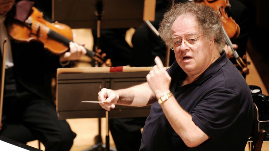 James Levine, chef historique du Metropolitan Opera de New York, est accusé d'agressions sexuelles par trois hommes
