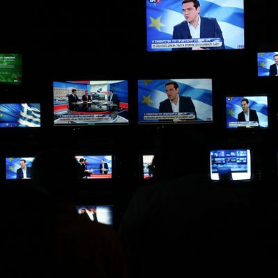 Le Premier ministre grec Alexis Tsipras est interviewé, le 29 juin 2015, sur l'ERT, à Agia Paraskevi, Athènes.