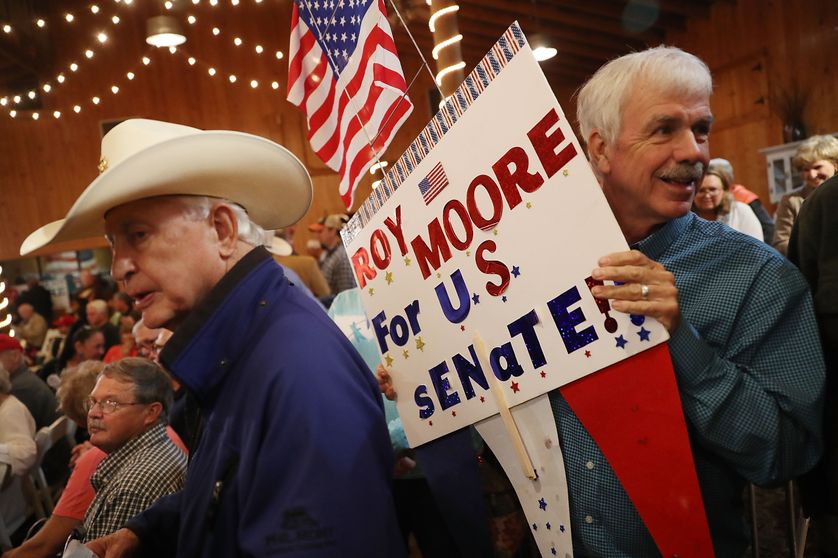 Militants favorables à Roy Moore, candidat républicain à l'élection sénatoriale partielle dans l'Alabama