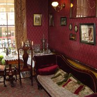 Photo of second floor sitting room set up at the Sherlock Holmes Museum in London England, 2007
