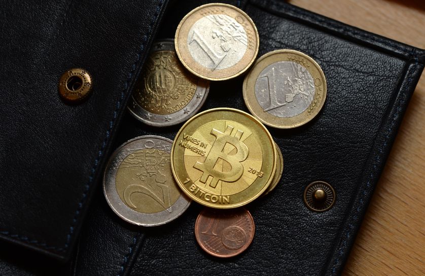 Les monnaies électroniques comme le bitcoin pourraient-elles remplacer les monnaies existantes ?