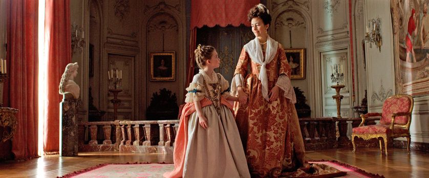 Juliane Lepoureau (Marie-Victoire) et Catherine Mouchet (Madame de Ventadour) dans "L'Echange des princesses" de Marc Dugain