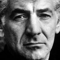 Portrait du compositeur Leonard Bernstein (1918 - 1990), en 1968.