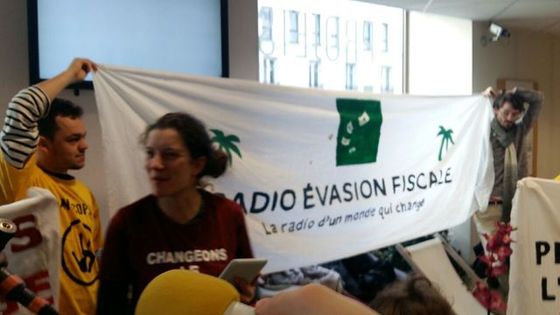 A la BNP Paribas à Paris pour une radio Evasion Fiscale ©Radio France - Antoine Chao