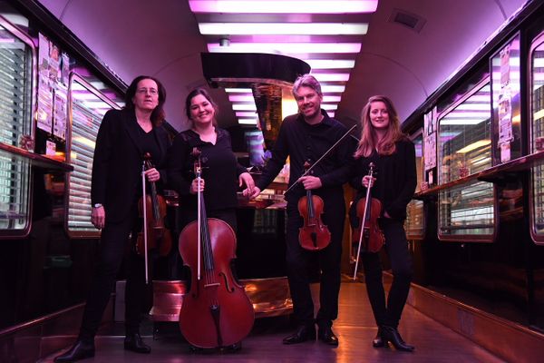 De gauche à droite : Ingrid Lormand (alto), Marlène Rivière (violoncelle), Nicolas Vaslier (violon) et Laurence Des Vescovo (violon), tous musiciens à l'Orchestre national de France